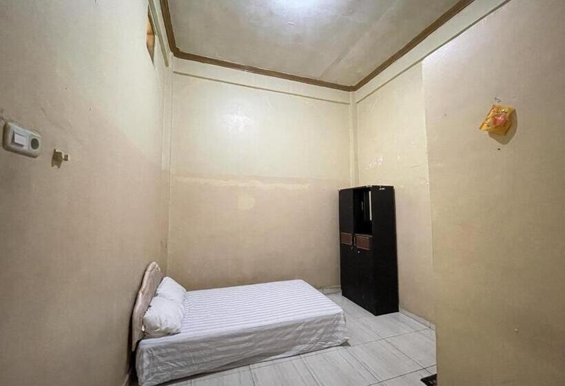 Отель Spot On 92362 Pondokan Tali Super