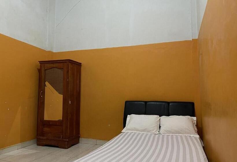 Отель Spot On 92362 Pondokan Tali Super