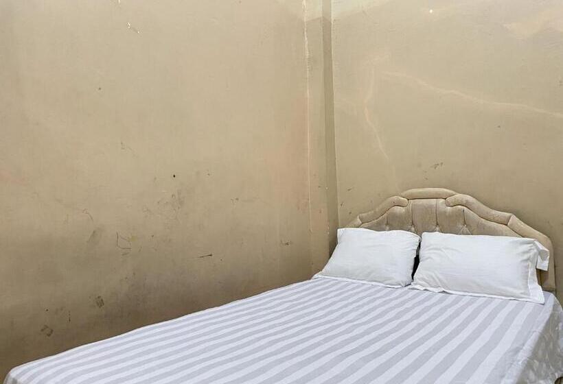 Отель Spot On 92362 Pondokan Tali Super