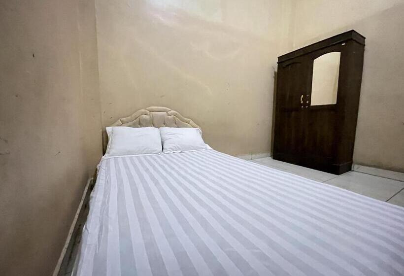 Отель Spot On 92362 Pondokan Tali Super