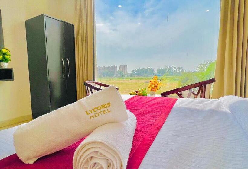 فندق The Lycoris Near Bus Stand Zirakpur On Ambala Highway