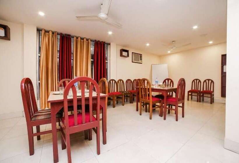 Отель Uttam Guest House