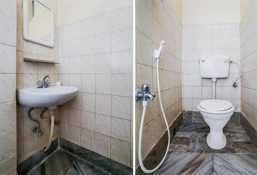 Отель Uttam Guest House