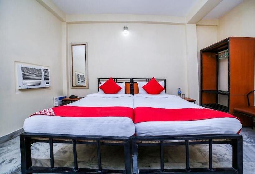 Отель Uttam Guest House