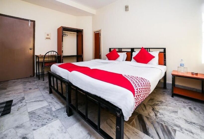 Отель Uttam Guest House