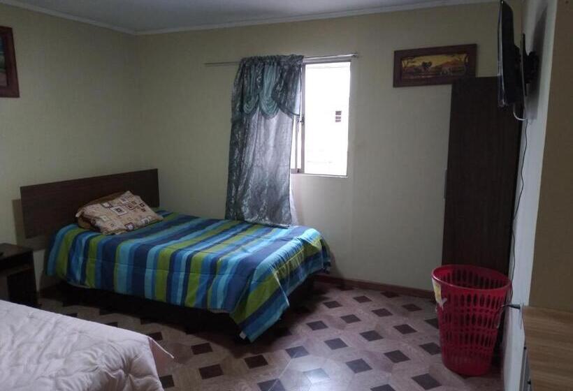 Пансион Hostal Miramar En Pleno Centro De Pozo Almonte