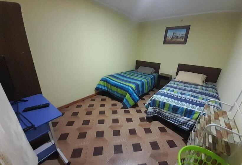 Пансион Hostal Miramar En Pleno Centro De Pozo Almonte