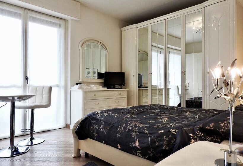 פנסיון Sole Tra I Pini   Foresteria Lombarda