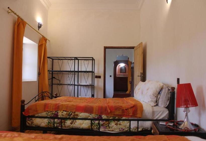 호스텔 Chez Yacob Tamnougalt