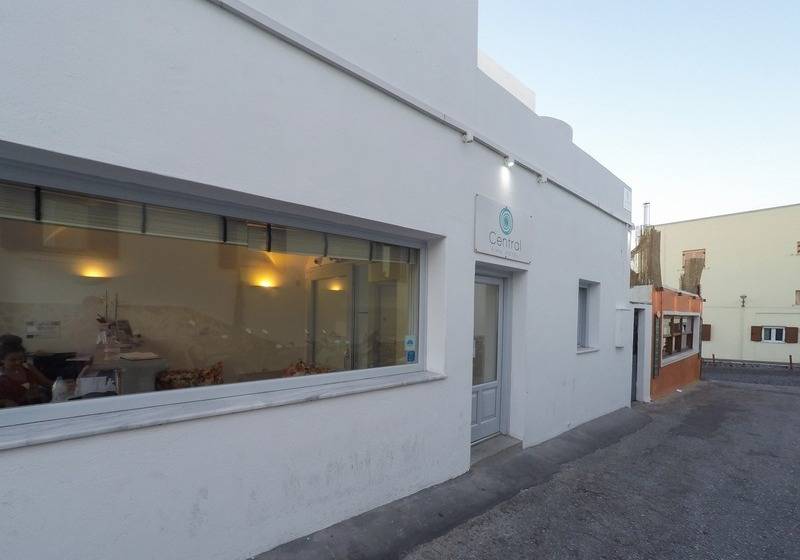 Central Fira Suites