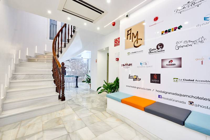 مسافرخانه AMC Granada