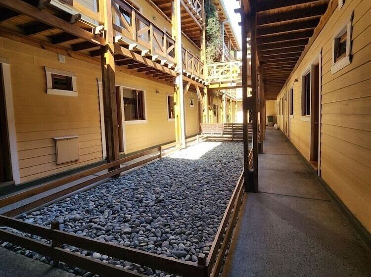 فندق فئة نجمة واحدة Del Glaciar Libertador