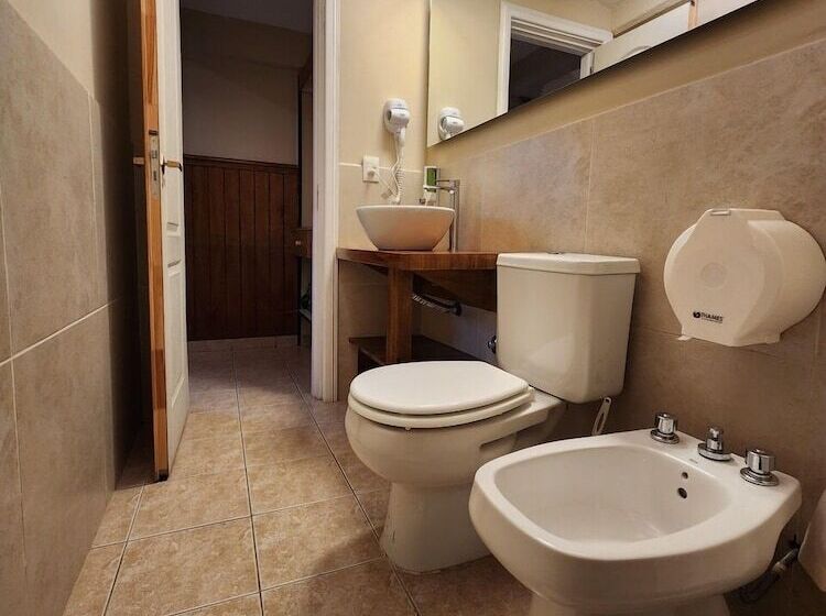 فندق فئة نجمة واحدة Del Glaciar Libertador