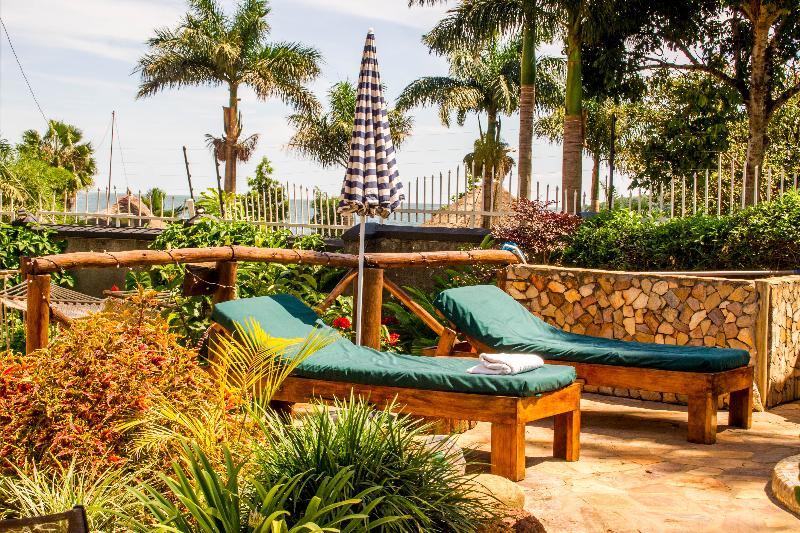 هتل 2 Friends Beach