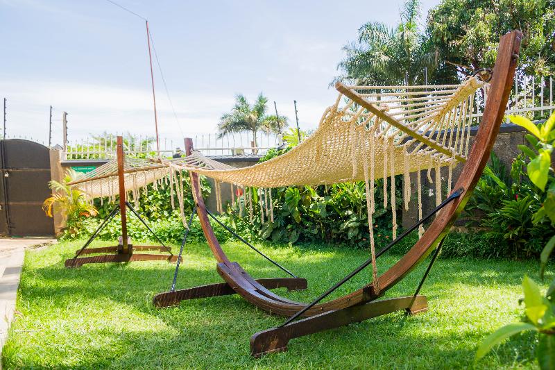 هتل 2 Friends Beach