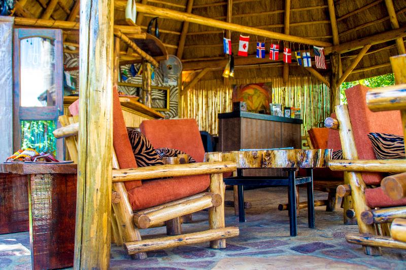 هتل 2 Friends Beach