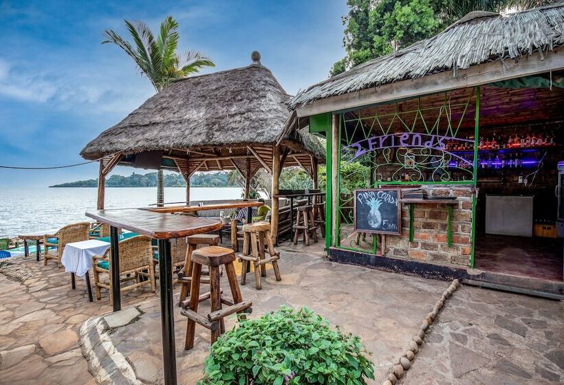 هتل 2 Friends Beach