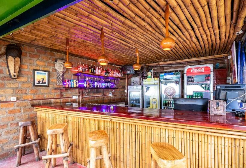 هتل 2 Friends Beach