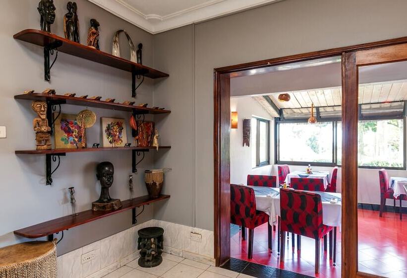 هتل 2 Friends Beach