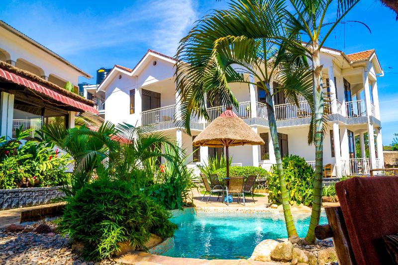 هتل 2 Friends Beach