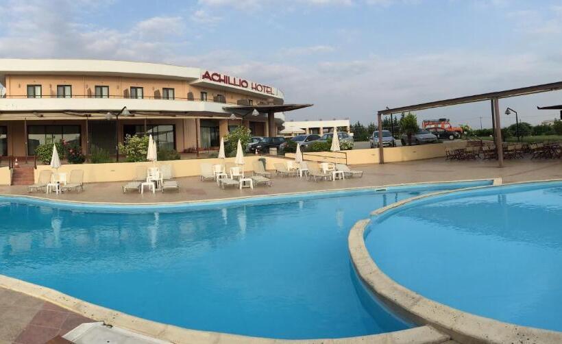فندق Achillio