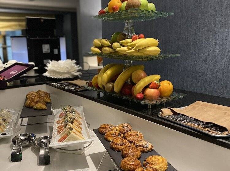 Отель Al Aqeeq Madinah