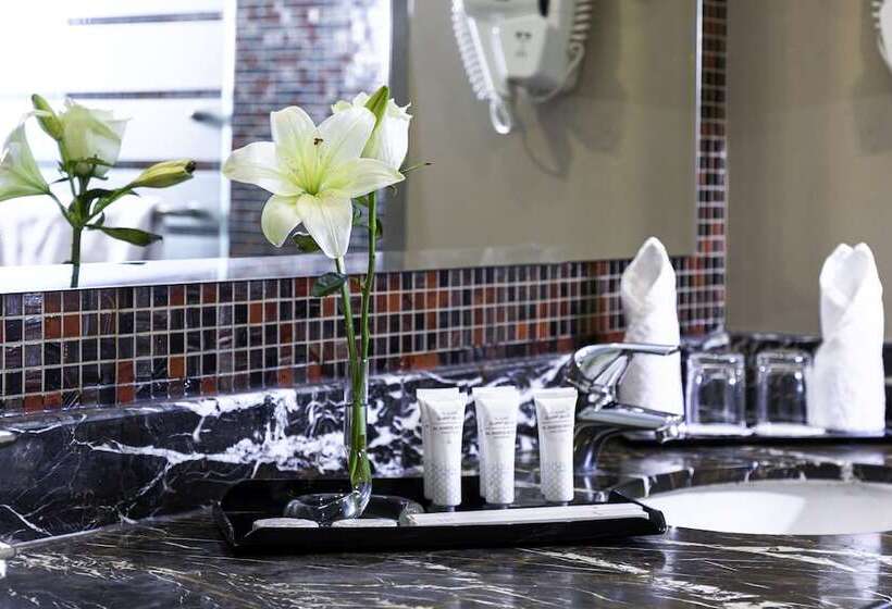 Отель Al Aqeeq Madinah