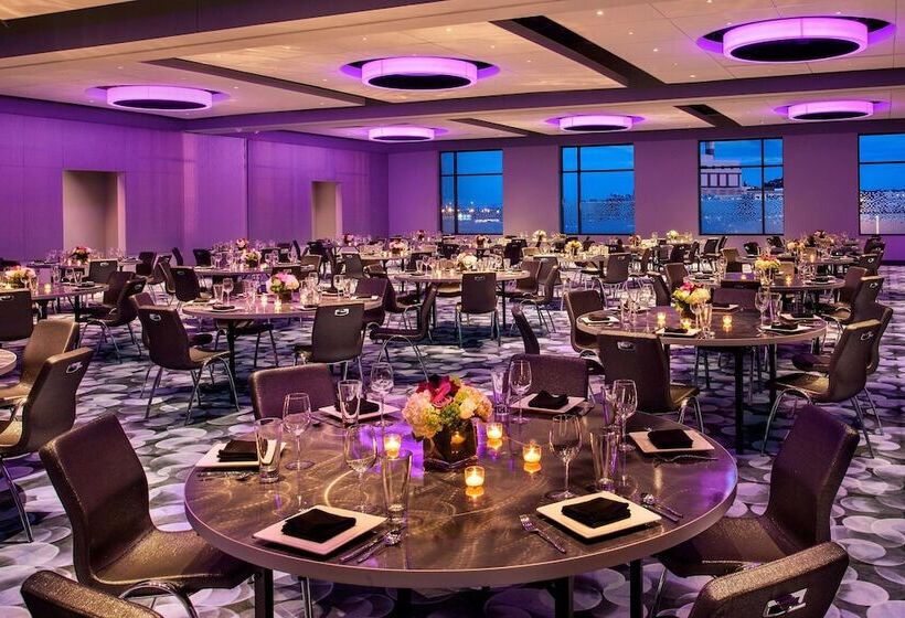 호텔 Aloft Boston Seaport District