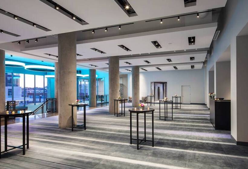 호텔 Aloft Boston Seaport District