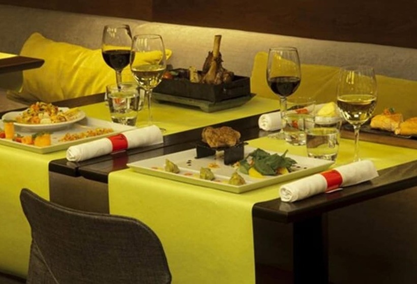 هتل Austral Express