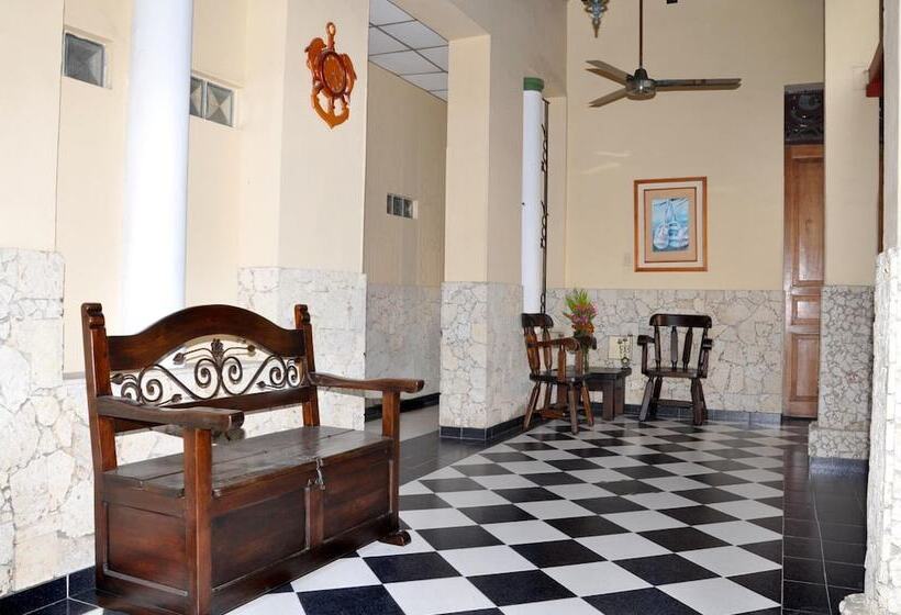 ホテル Bahia Blanca