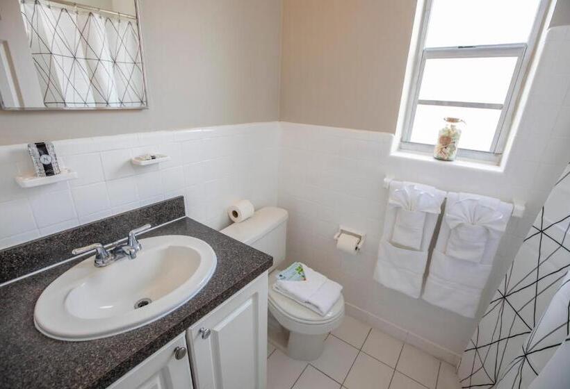 Отель Beachside All Suites