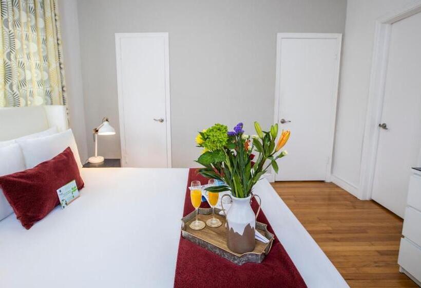 Отель Beachside All Suites