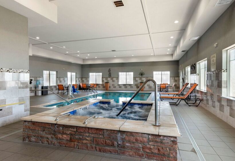 בית מלון כפרי Best Western Plus Fort Stockton