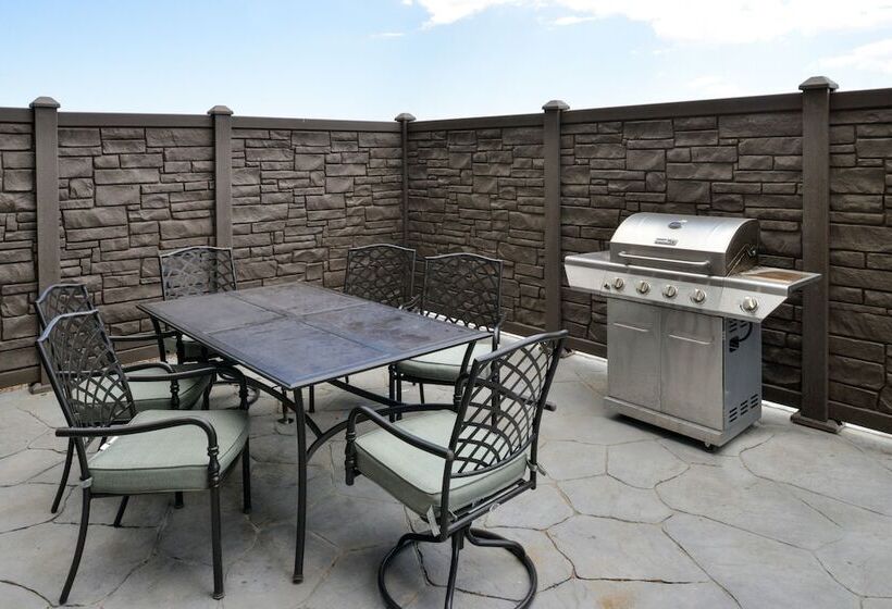 בית מלון כפרי Best Western Plus Fort Stockton