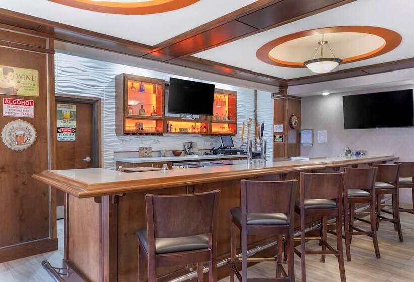 בית מלון כפרי Best Western Plus Fort Stockton