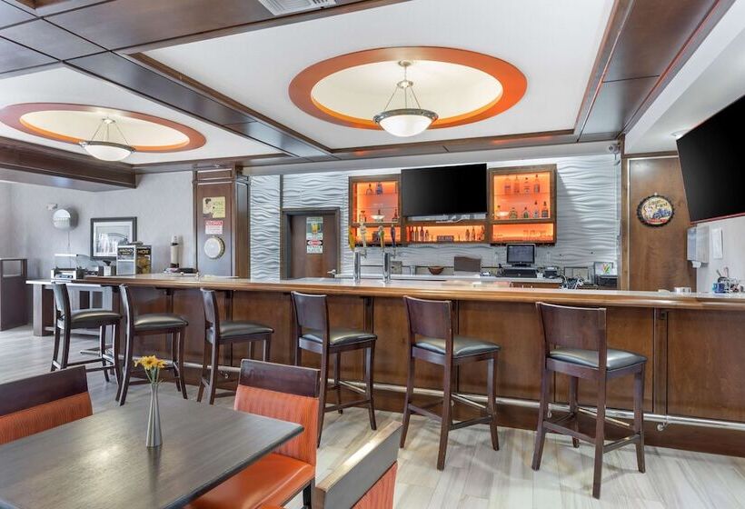 בית מלון כפרי Best Western Plus Fort Stockton