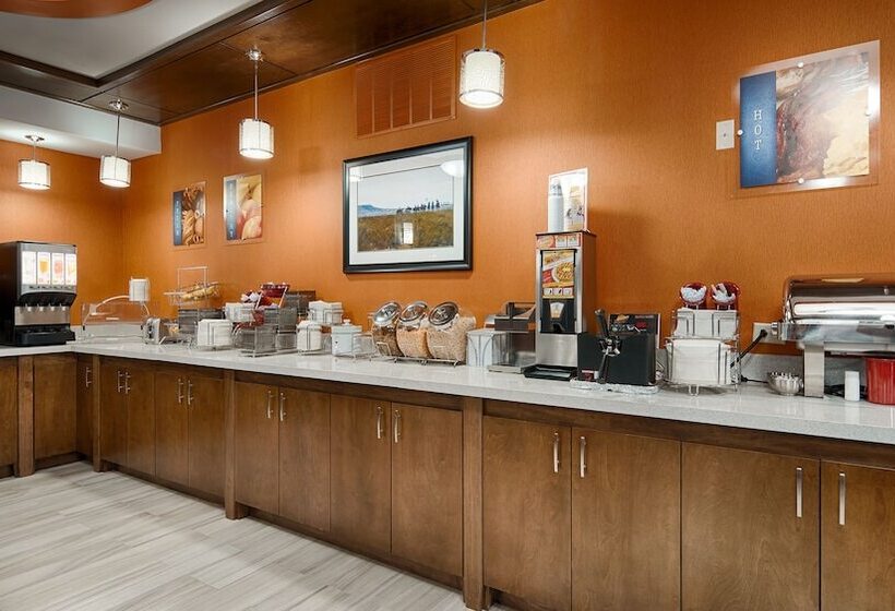 בית מלון כפרי Best Western Plus Fort Stockton