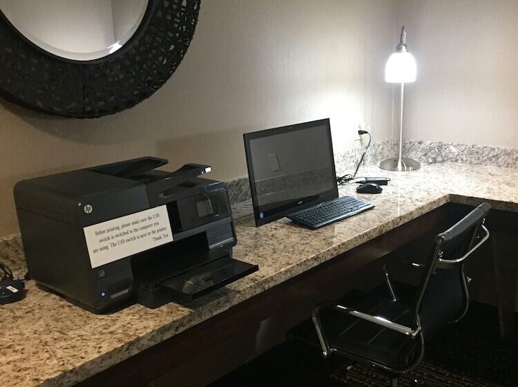 فندق Best Western Plus Havre Inn & Suites