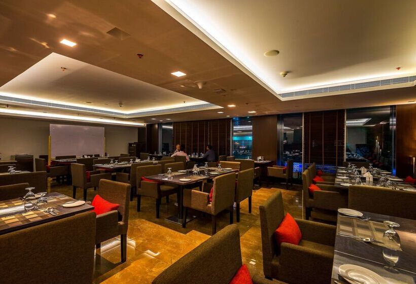 هتل Best Western Plus Maple Leaf