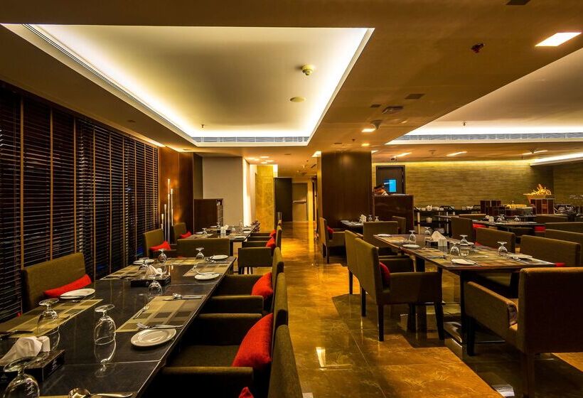 هتل Best Western Plus Maple Leaf