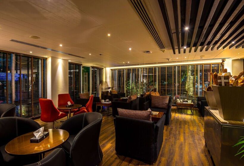 هتل Best Western Plus Maple Leaf