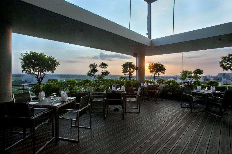 هتل Best Western Plus Maple Leaf