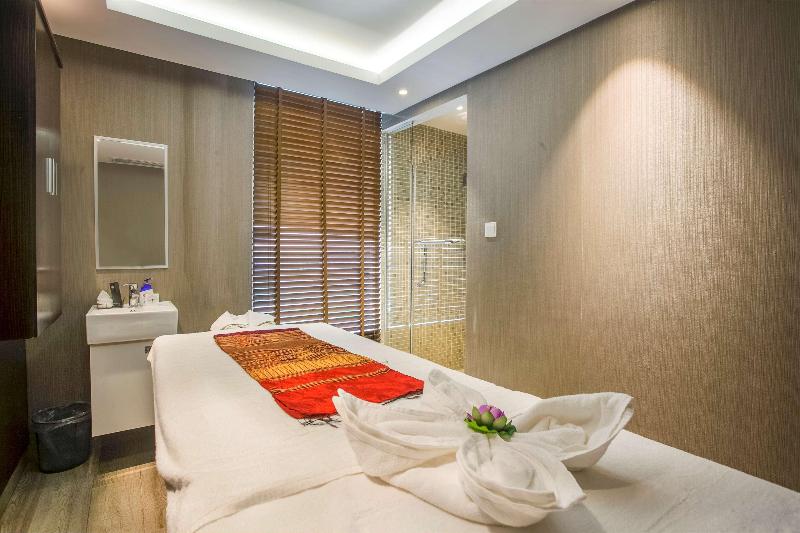 هتل Best Western Plus Maple Leaf