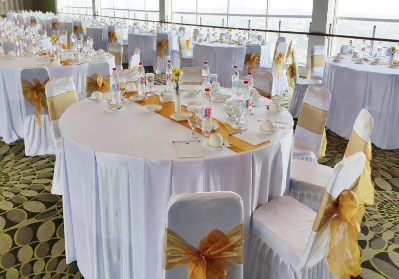 Отель Swiss Belcourt Bogor