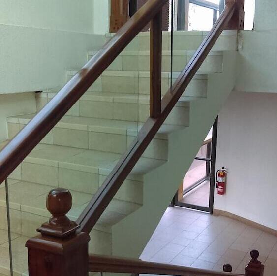 هتل Brandsville Suites