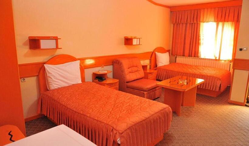 هتل Centro Biznis 92