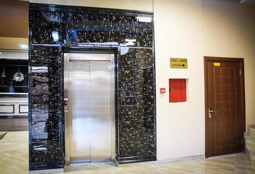 هتل Centro Biznis 92