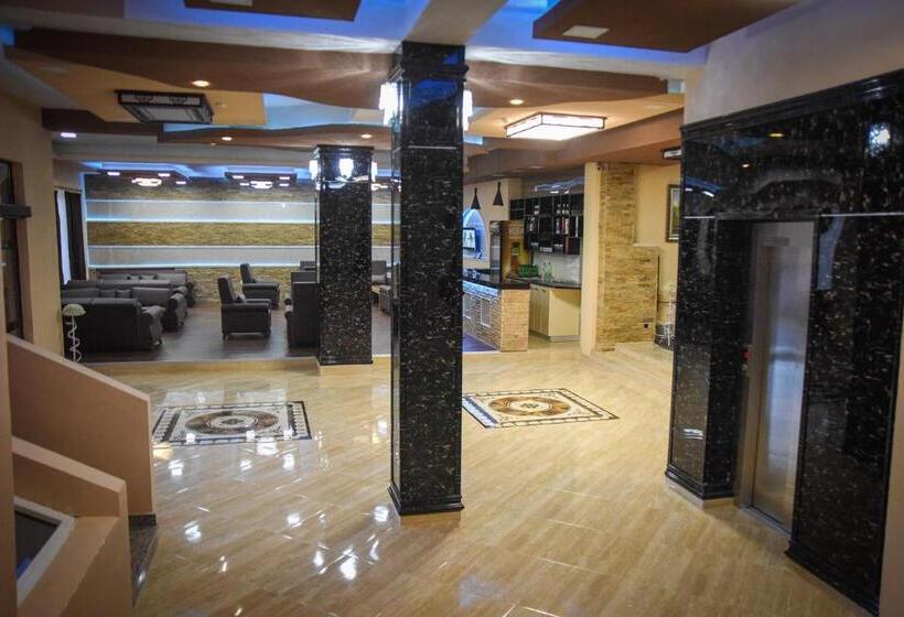 هتل Centro Biznis 92