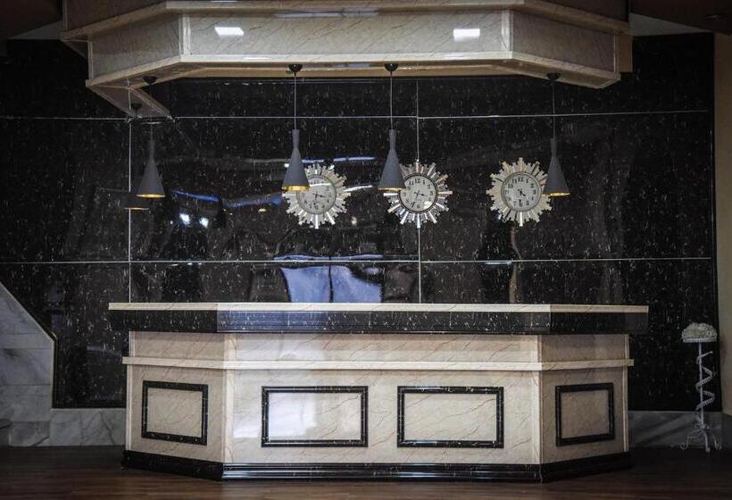 هتل Centro Biznis 92